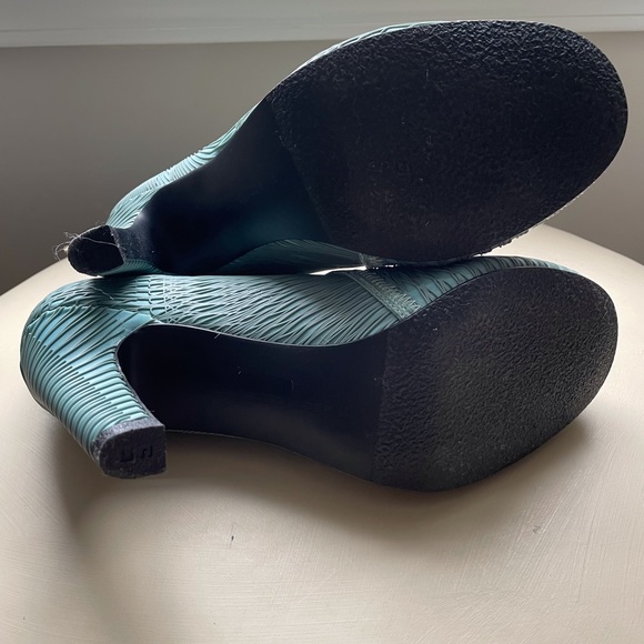 Like New! - Picture 7 of 8